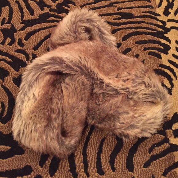 Deena and Oozzy Faux Fur Scarf/Hood - Picture 1 of 2