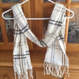 Soft Scarf NWT
