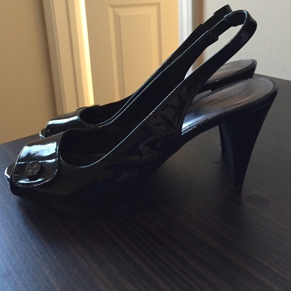 Simply Vera peep toe sling back heels
