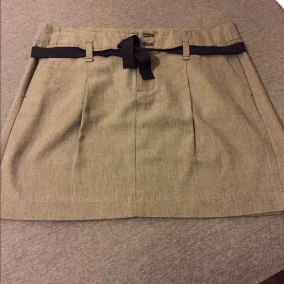 Gap skirt