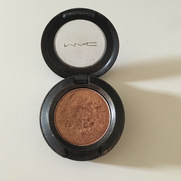 Mac eyeshadow