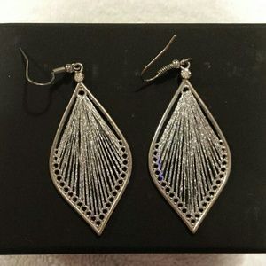 Sparkling silver thread Earrings
