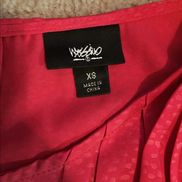 🚫SOLD IN BUNDLE!🚫Chic sleeveless blouse! - Picture 3 of 4