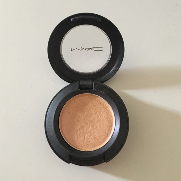 Mac eyeshadow