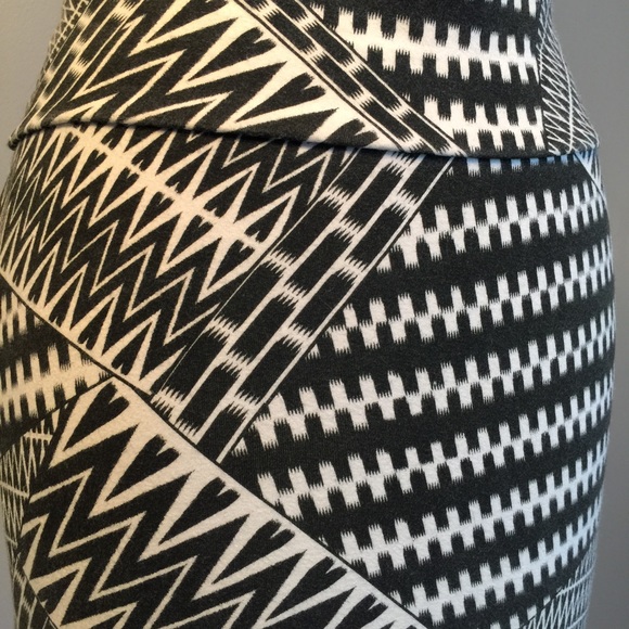 High waisted black and white skirt - Picture 3 of 4