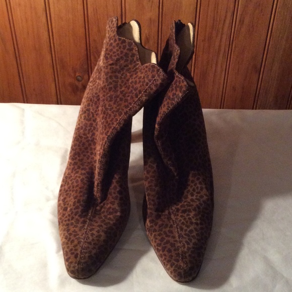 Russell&Bromley Suede ankle boots - Picture 1 of 4