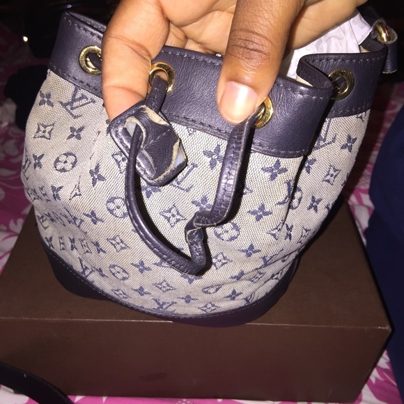 Louis Vuitton Bag - Picture 3 of 4