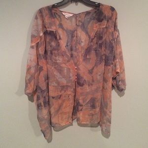 EVERYTHING MUST GO SALE🌺BCBG shirt