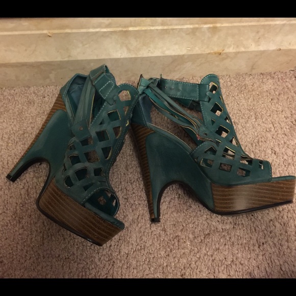 Beautiful Heels - wedges size 6 - Picture 3 of 5