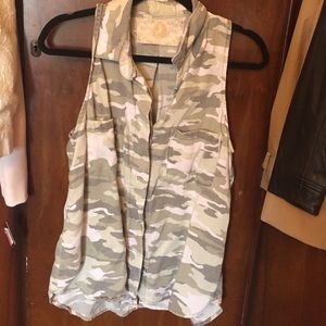 adorable camo button up tank!