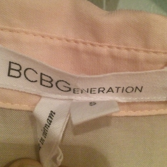 FLASH SALE🍾🍾BCBG color block long sleeve top - Picture 2 of 2