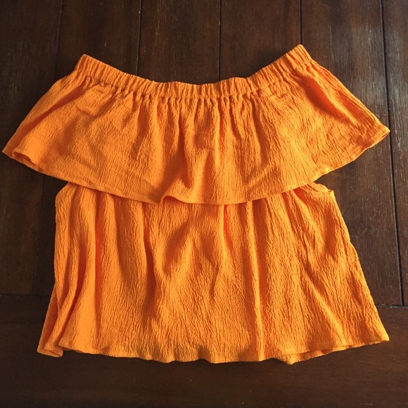 Off the shoulder Otis & Maclain top