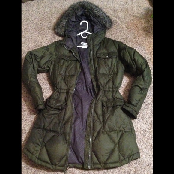 Warm, dark-green, Columbia down coat!