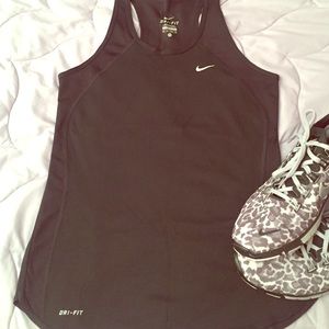 Nike dri-fir tank