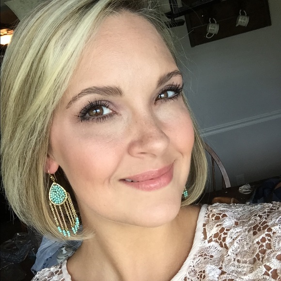 Meet your posher! - Picture 2 of 2