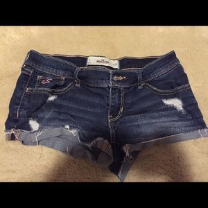 Hollister short. Never worn. Size 3.