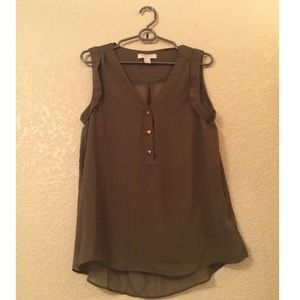 F21 3/4 button Down Chiffon Tank