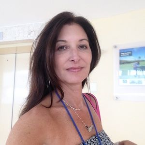 Meet your Posher, Dina