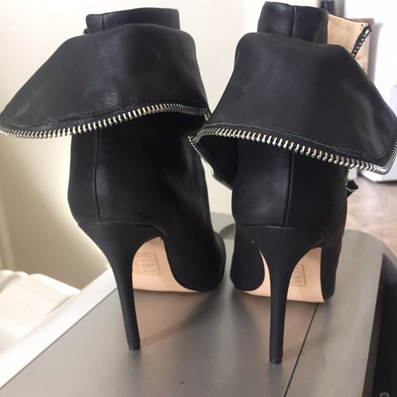 NWT!! gx By Gwen Stefani Mai zipper booties - Picture 3 of 4
