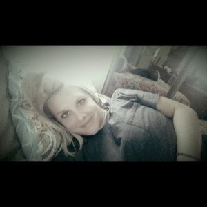 Meet your Posher, Karis