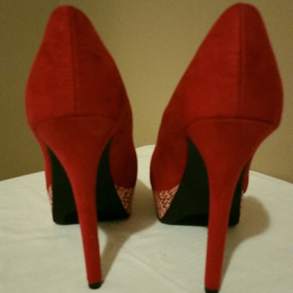 🔥🔥Red suede with a little snake skin🔥🔥 - Picture 2 of 3