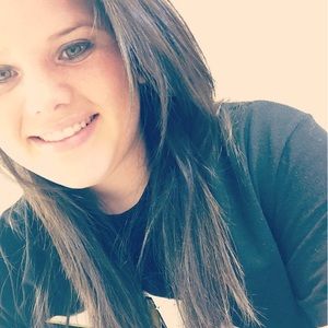 Meet your Posher, Hallie