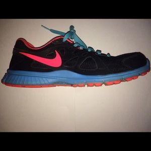 Nike tennis shoes