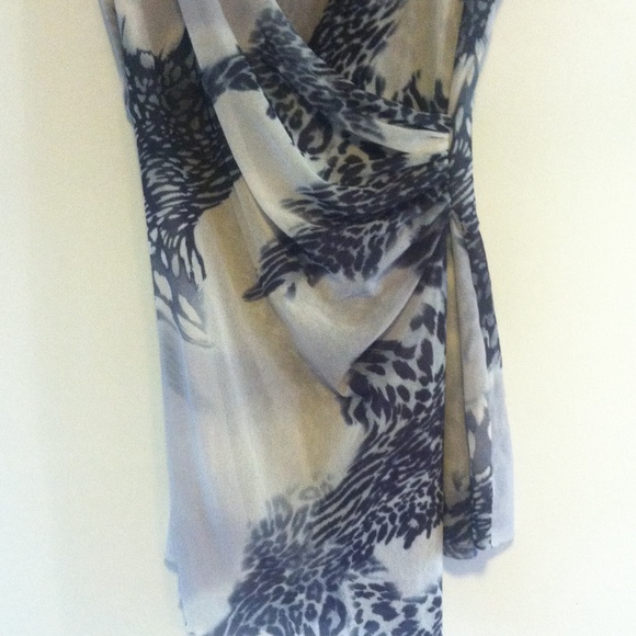 ❌SOLD❌Anthropologie top w/asymmetrical hem - Picture 3 of 4