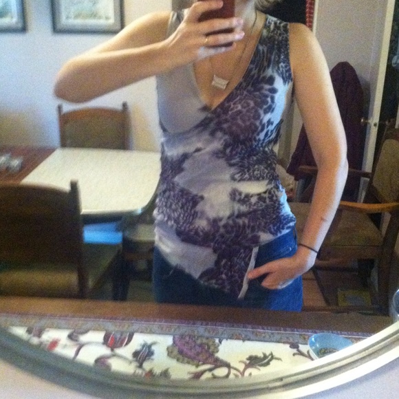 ❌SOLD❌Anthropologie top w/asymmetrical hem - Picture 4 of 4