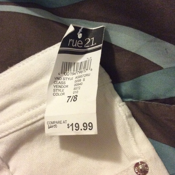 High waisted shorts - Picture 3 of 3