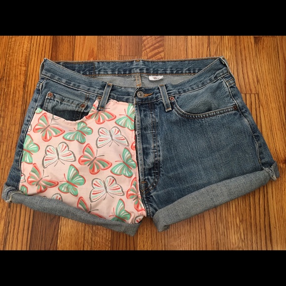 Levi's 501 women's cut off Jean shorts. Size 33.