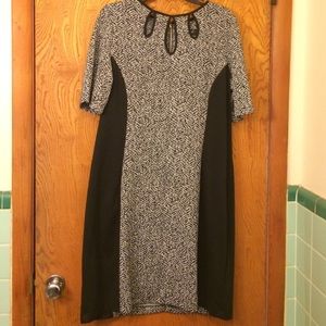 Short Sleeved Patterned Keyhole Minidress