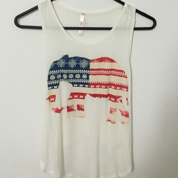 JC fits tank top