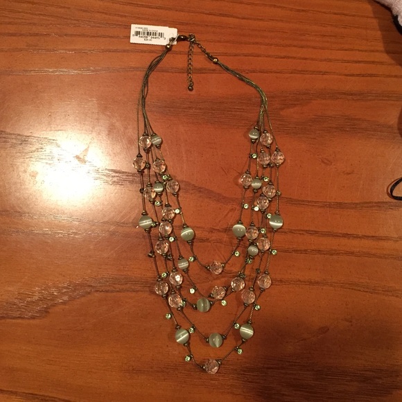NWT fashion necklace