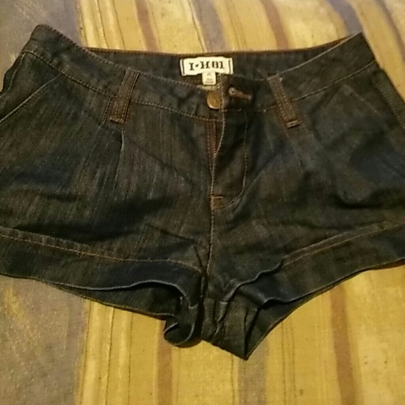 Size 25 shorts