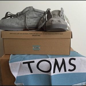 TOMS Wool Fleck Botas - New in box with tags