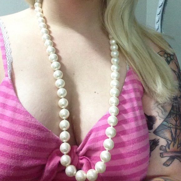 Betsey Johnson faux Pearl necklace & earrings