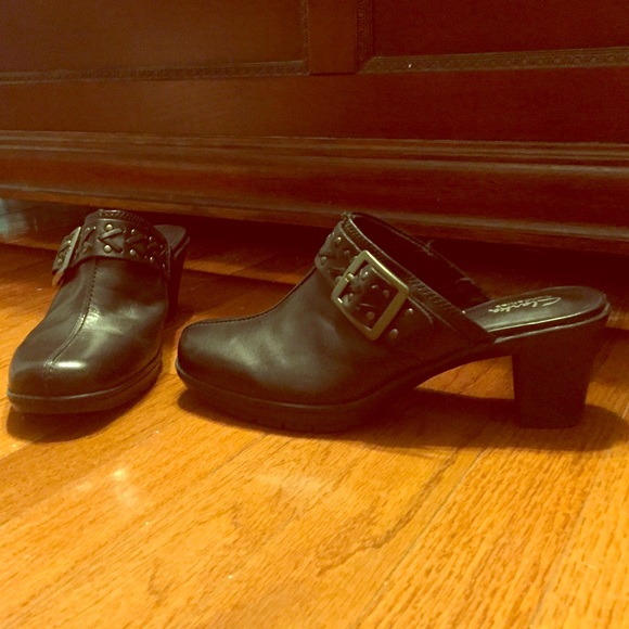 Clarks size 9 black ankle boots