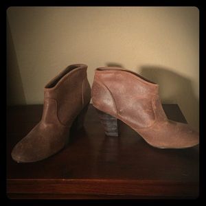 Report - Brown Boots size 8