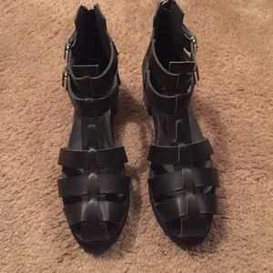 Black sandal