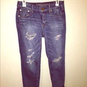 American eagle ripped boyfriend jeans !