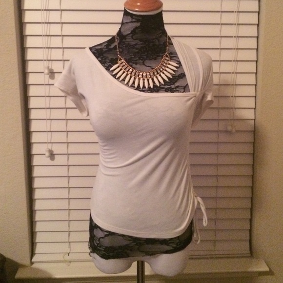 White unique top