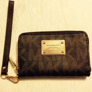 Michael Kors wristlet