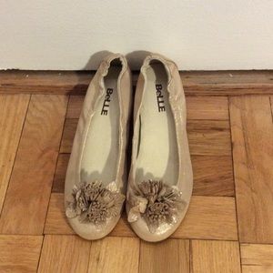 SOLD! NWOT Super cute Flats