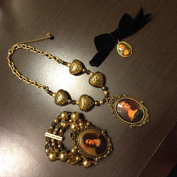 Gold vintage Tarina Tarantino set