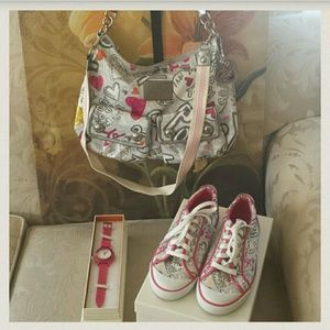 **SOLD ON MERCARI** Coach Poppy graffiti bundle!