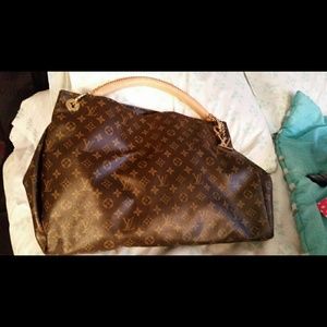 ***temp drop******NOT AUTHENTIC LV OVERSIZED BAG