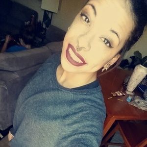 Meet your Posher, Sabrina