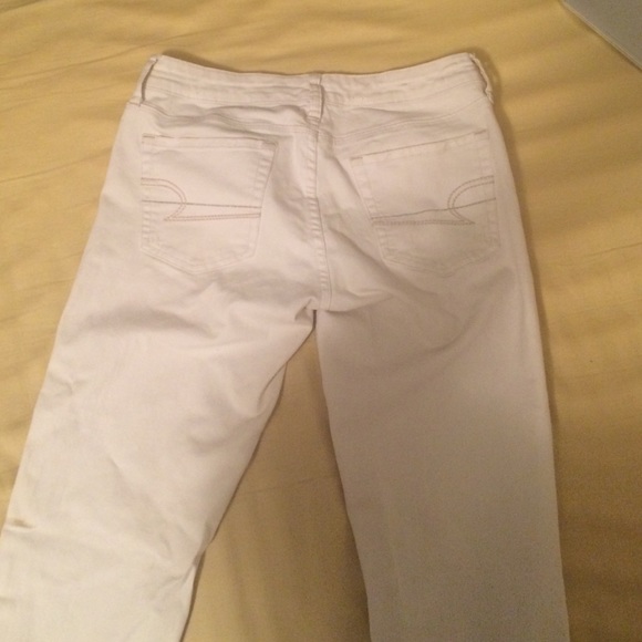 White skinny jeans from American Eagle