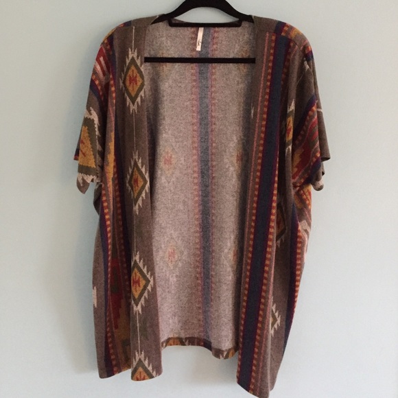 💫TRIBAL PRINT KIMONO✨